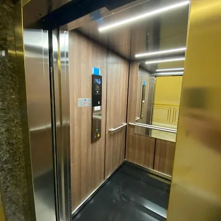 Ak Estambul